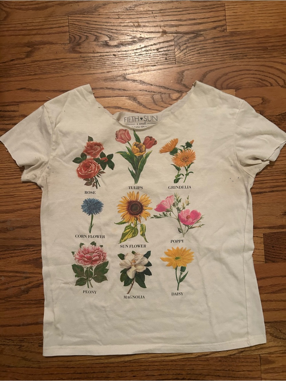Fifth Sun Women’s XS Short Sleeve Flower Patterned Cotton Blend Short Sleeve Top